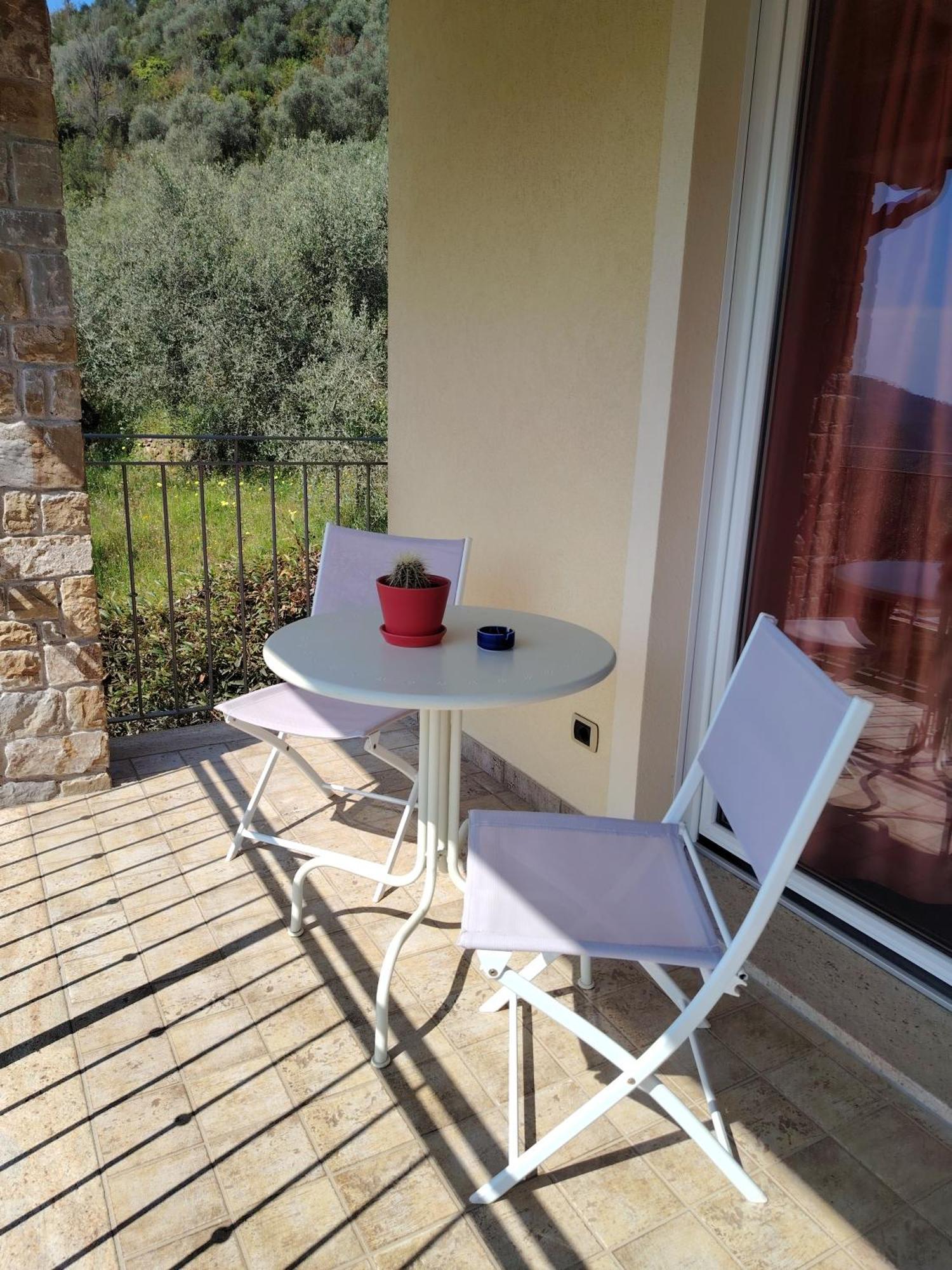 La Cicala Stonata Bed & Breakfast Долчеакуа Екстериор снимка